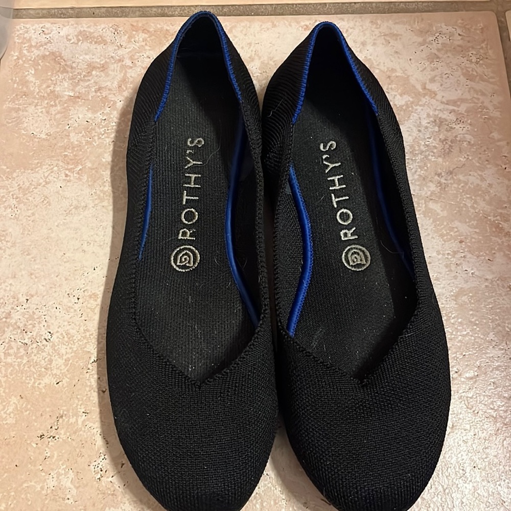 Rothy’s black round toe flats